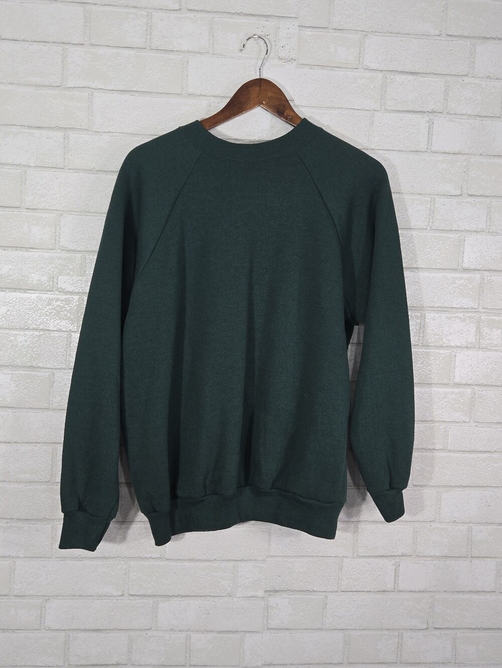 Hanes dark green crew-neck sweatshirt - Picture 3 of 14